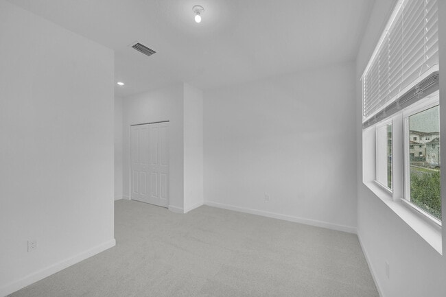 Building Photo - 520 Rivergrass St