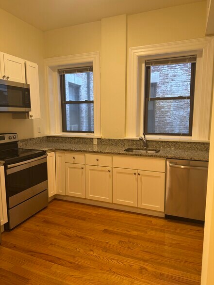 Primary Photo - 1471 Beacon St