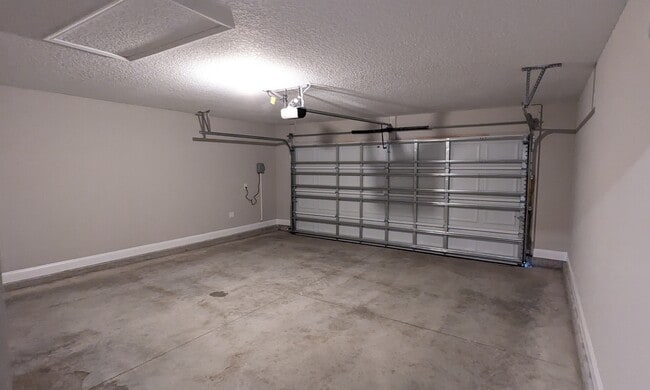 Building Photo - 126 Zancara St