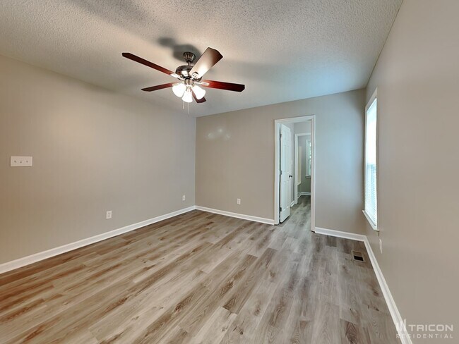 Building Photo - 612 Kankakee Ct