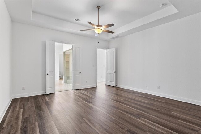 Building Photo - 724 Landing Ln