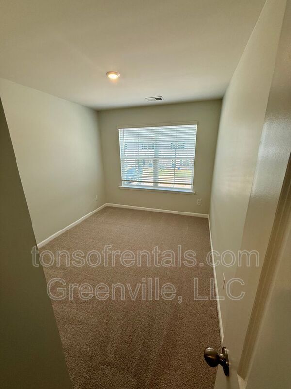 Building Photo - 121 Pendleton Place Way