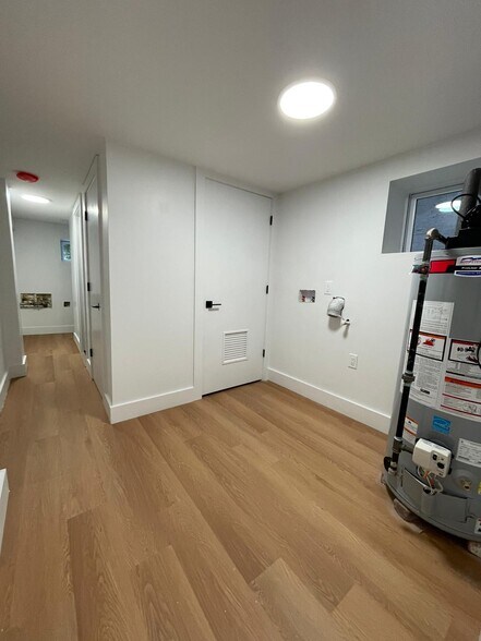 Unit 1 - 156 Woodlawn Ave