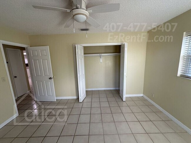 Building Photo - 13753 Oleander Ave