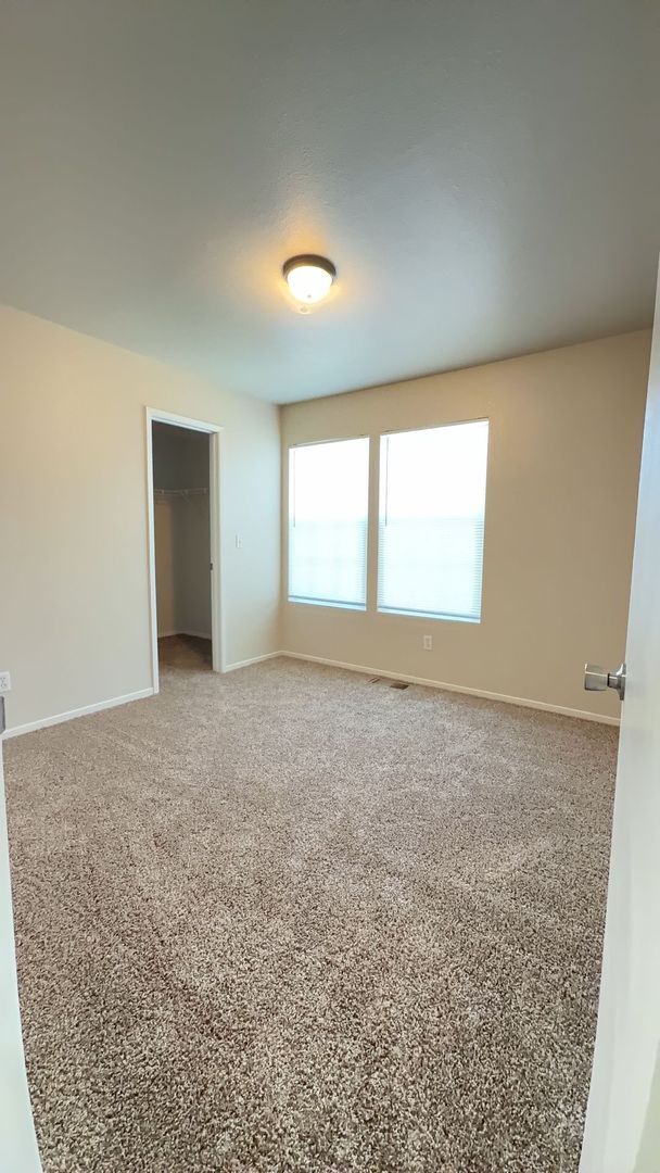 Building Photo - 3703 Compass Pointe Ave