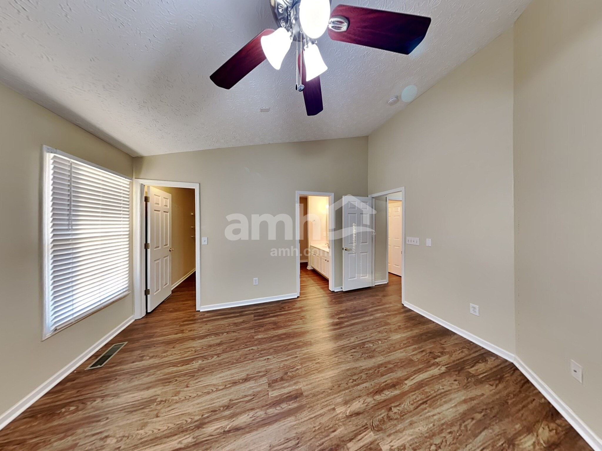 Building Photo - 5477 Buxley Dr