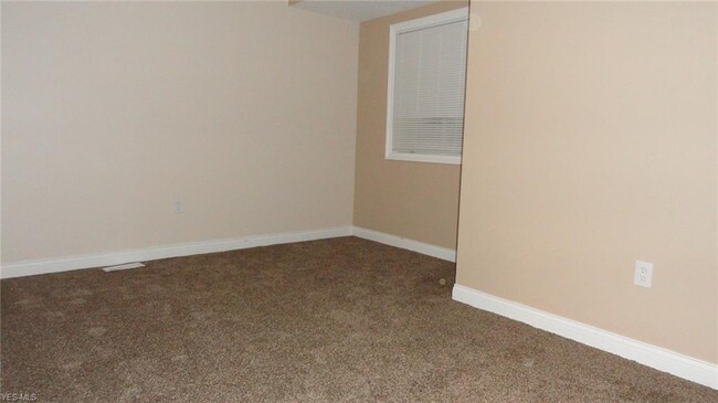 Building Photo - 38415 North Ln