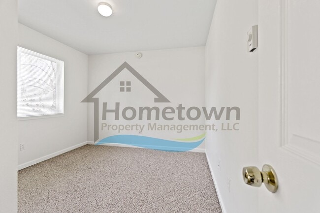 Building Photo - 6498 Tamarack Ln
