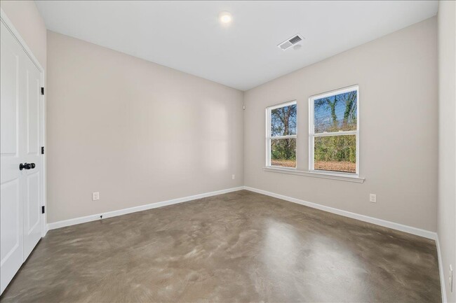 Building Photo - 3310 Tutwiler Ave