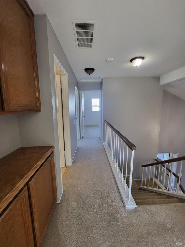 Building Photo - 496 Lupine Cir