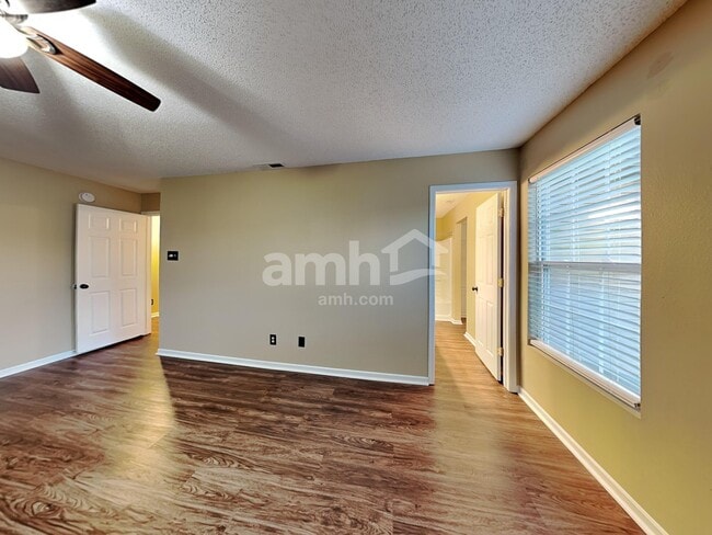Building Photo - 8235 Gathering Cir