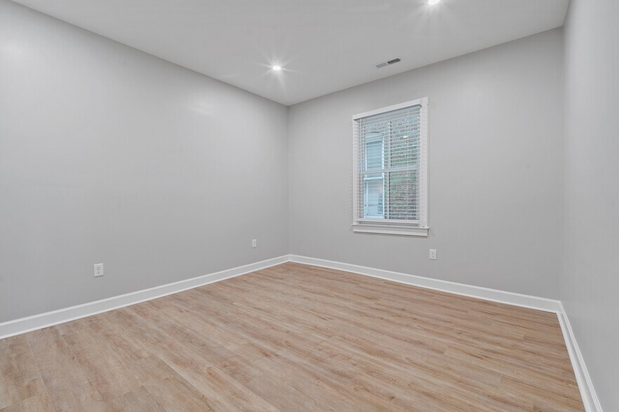 Bedroom - 202 High St