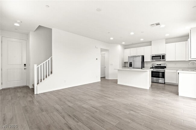 Building Photo - 10146 Glen Aulin St