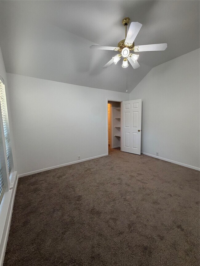 Building Photo - 19026 N Canyon Dr