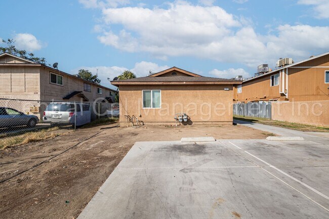 Building Photo - 703 N Street