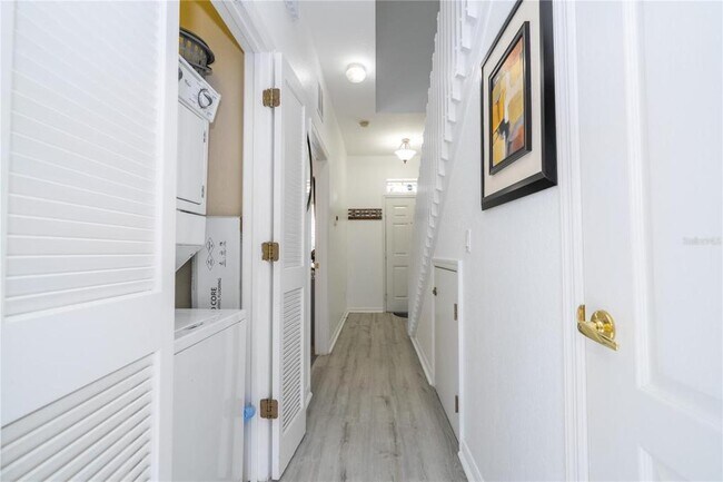 Building Photo - 2433 Caravelle Cir