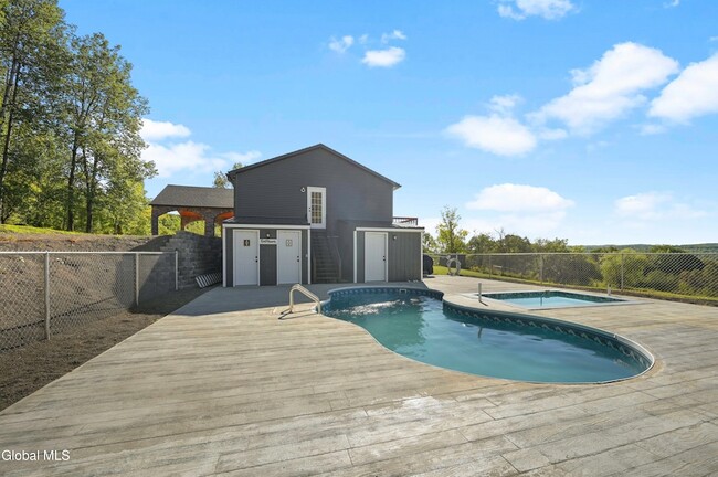 Building Photo - 217 Meade Rd