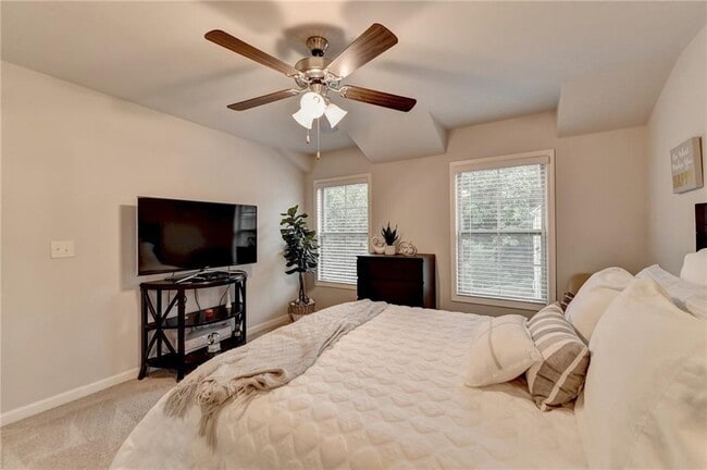 Building Photo - 2185 Mission View Dr NW