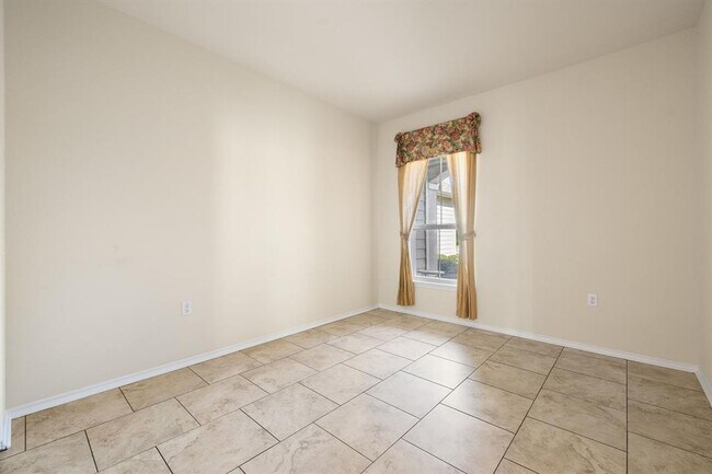 Building Photo - 119 Portsmouth Dr