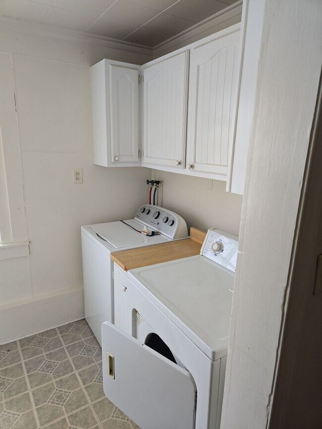 Building Photo - 115 S Potomac St