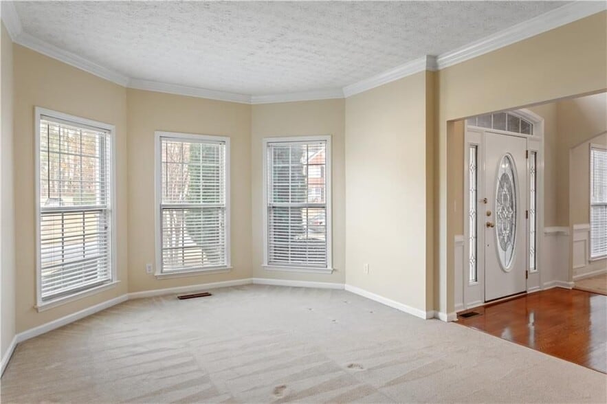 Building Photo - 130 S Links Dr