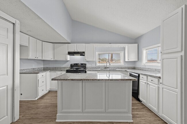 Building Photo - 228 Orange St