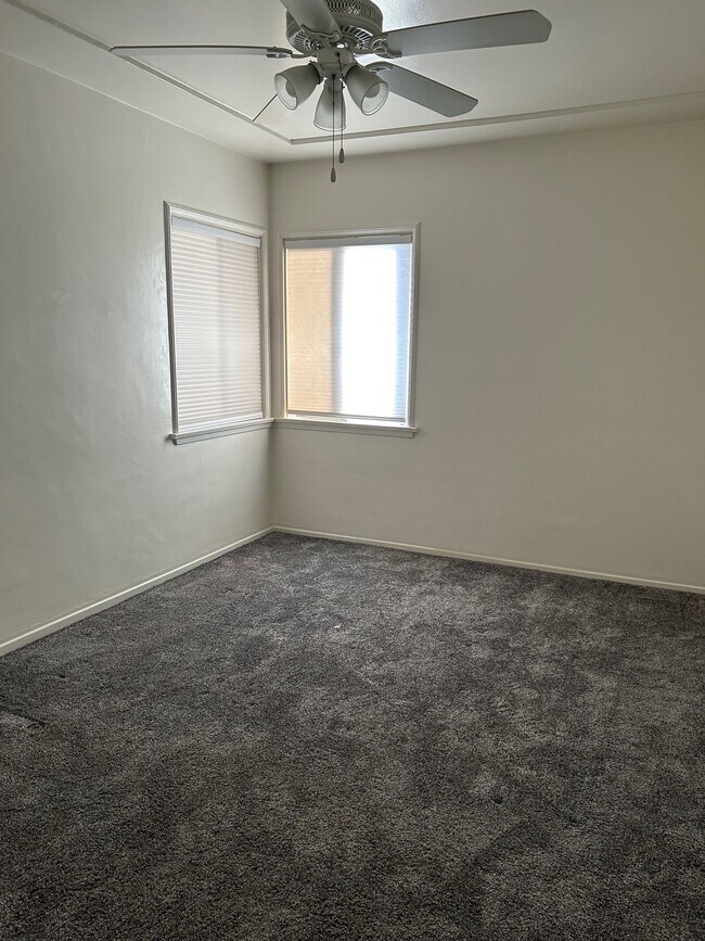 Building Photo - 441 36th St