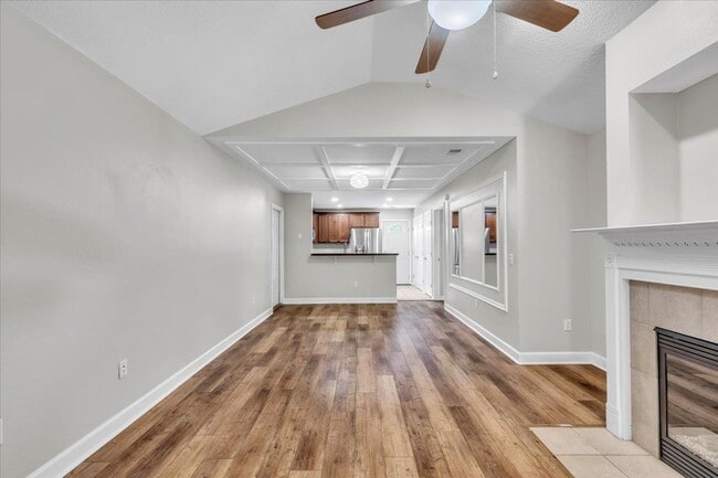 Building Photo - Perfectly Located 3 Bed, 2 Bath Home in Li...