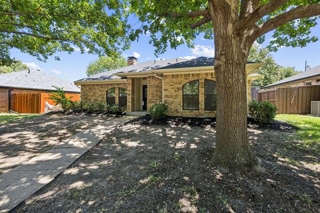 Building Photo - 703 Stoneybrook Dr