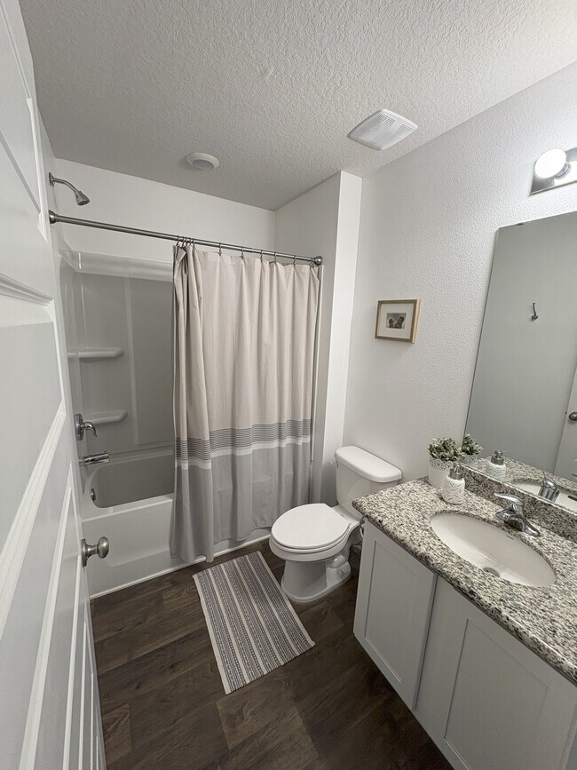Building Photo - 5695 Guinevere Ln