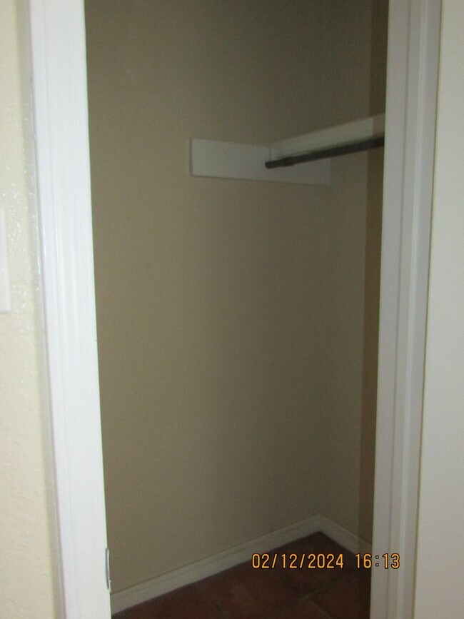 Building Photo - Home located in the Cache area!