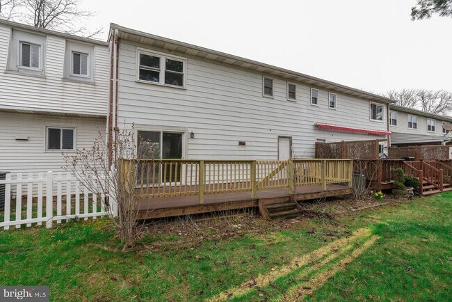 Building Photo - 1940 Arrowood Dr