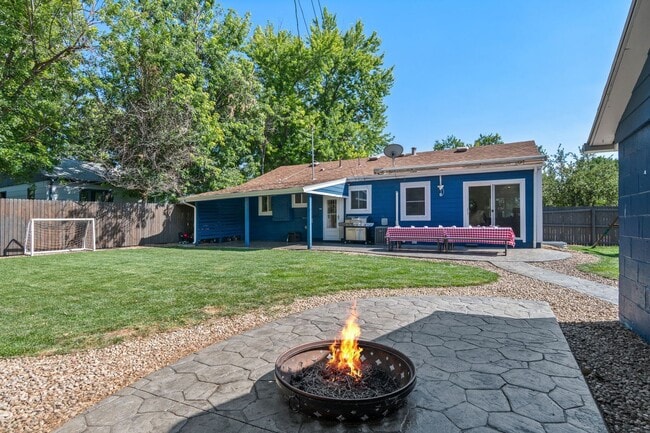Building Photo - Modern South Denver Gem Available Now!!!