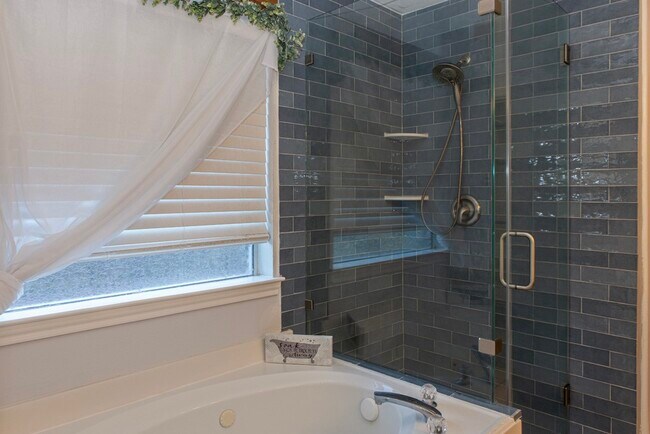 Building Photo - 315 Glade Bridge Ln