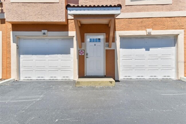 Building Photo - 5000 Culbreath Key Way