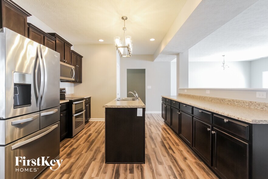 Building Photo - 770 Carolina Way