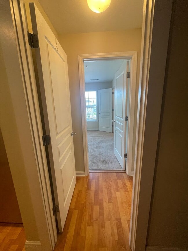 Building Photo - 18-1825 Whittaker