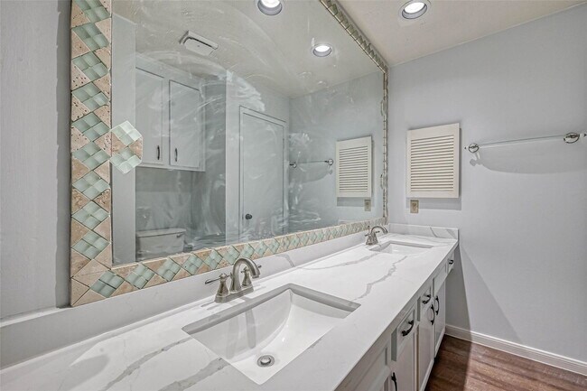 Building Photo - Pecan Ridge Drive, Sugar Land, TX 77479 - 4 BR 2 BA single-family home