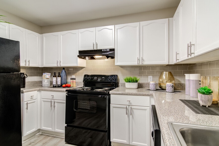 Primary Photo - EVERGREEN PARK