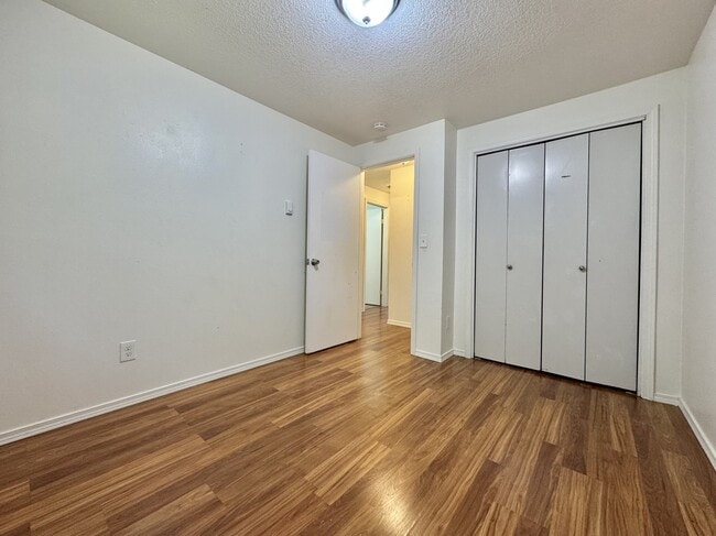 Building Photo - 5558 SW Beaverton Hillsdale Hwy