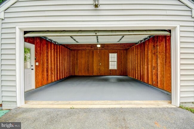 Building Photo - 240 Davis St