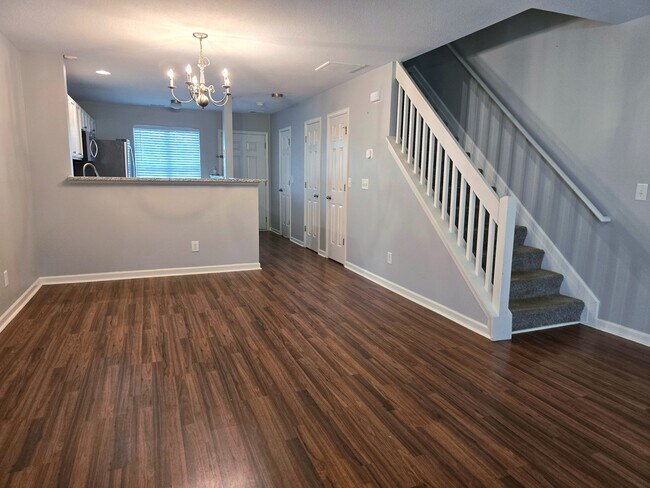 Building Photo - 608 Grasswren Way