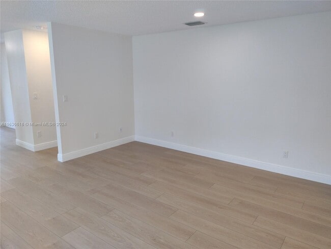 Building Photo - 1740 SW 110th Terrace