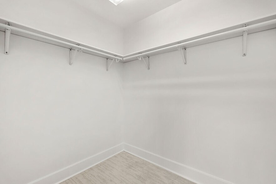 Building Photo - 531 S Gay St