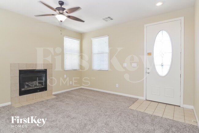 Building Photo - 10032 S Silver Cliff St