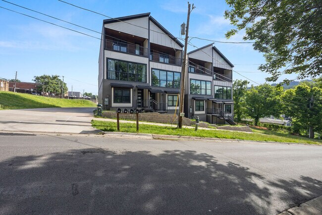 Building Photo - 116 E Mountain St