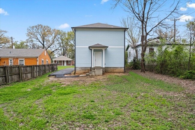 Building Photo - 2845 Yale Ave