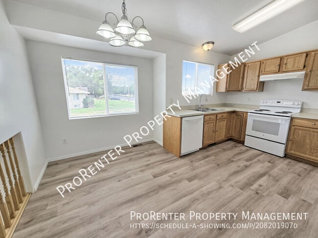 Building Photo - 4409 900 W