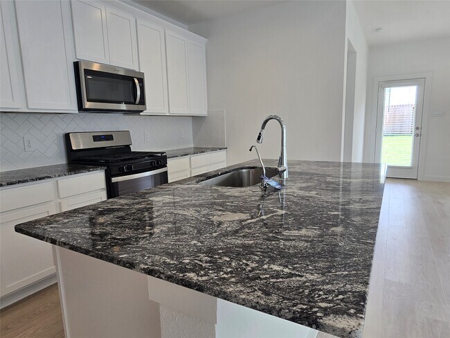 Building Photo - 7826 Calabria Dr