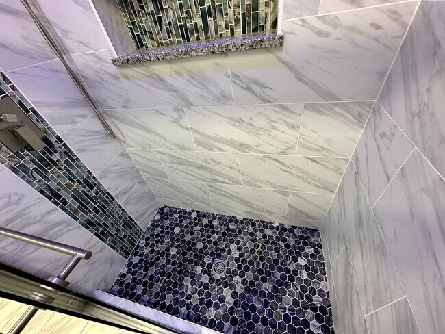 Building Photo - Beautifully rehabbed unit in Tower Grove S...